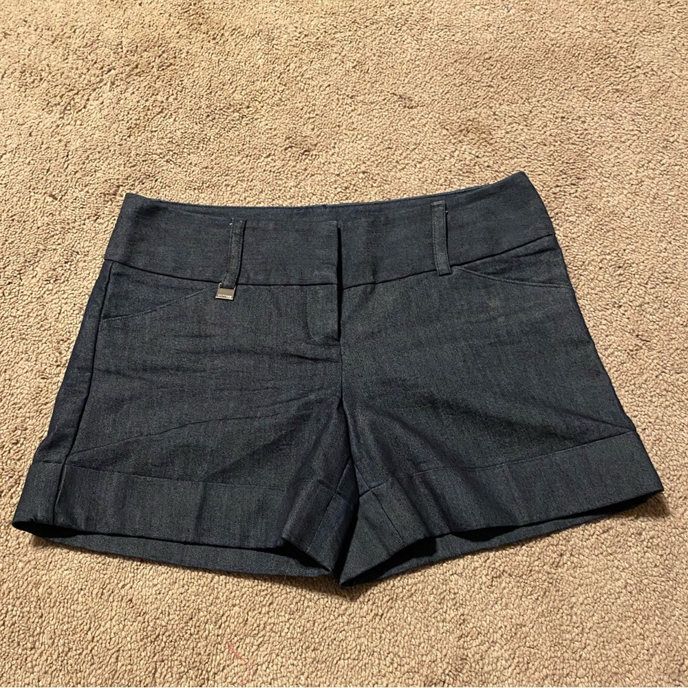 Express Jean Shorts Women's Size 2 Blue Button Fly Shorts Stretch